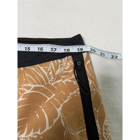 Vuori Men's Peak Board Shorts Flax Leaves Active Beach Swim Surf Trunks 38 - Picture 6 of 8